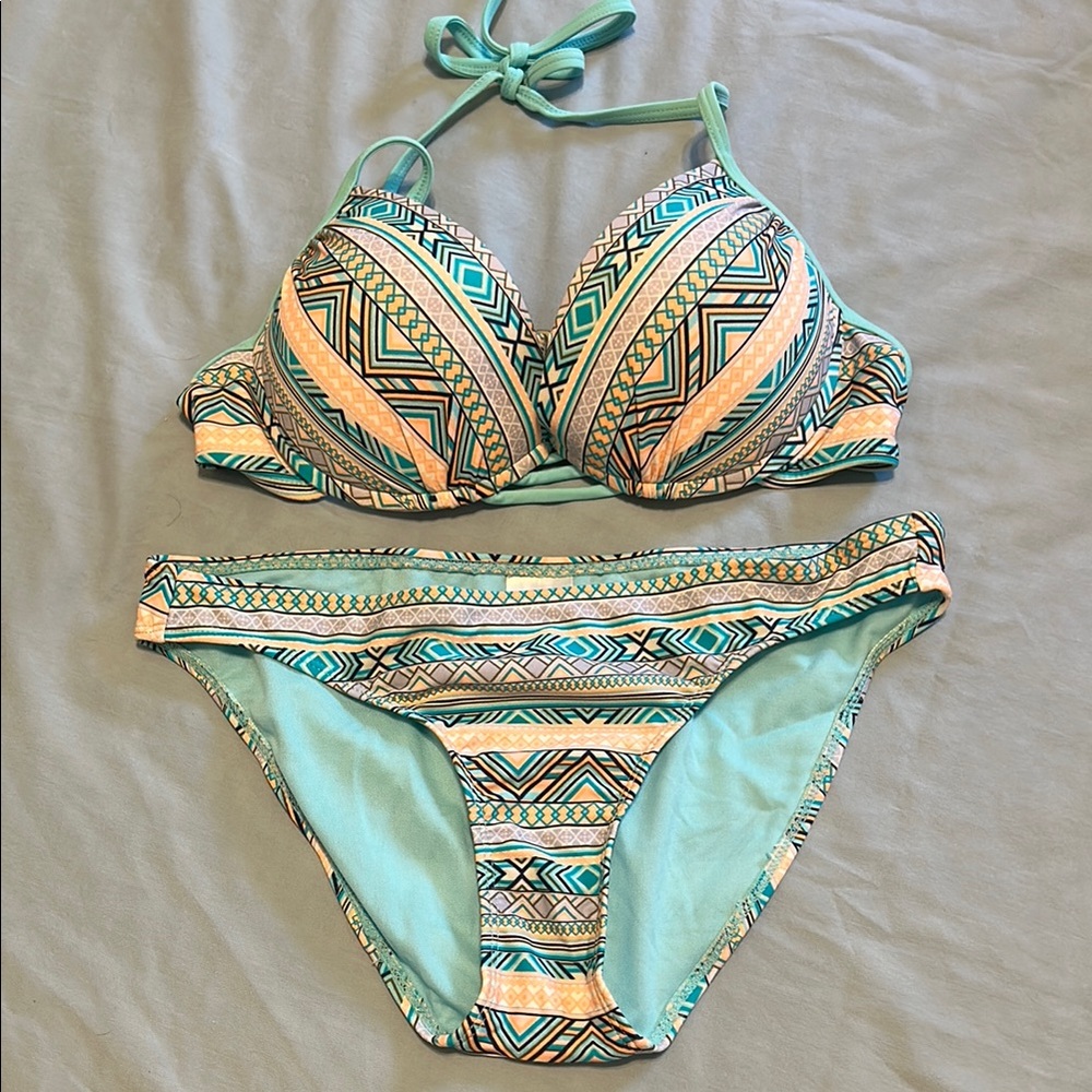 Xhilaration Multicolored Bikini Set—Large top/medium bottoms